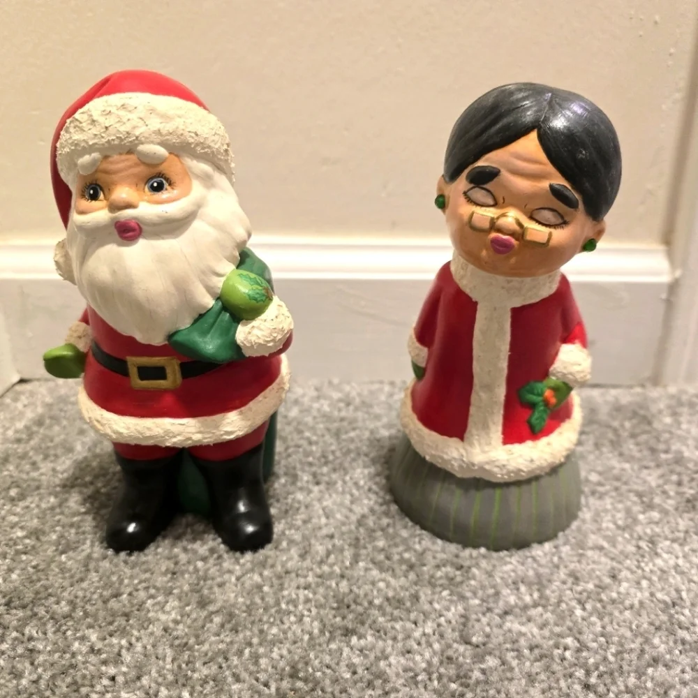 1981 Vintage Santa & Mrs Clause Ceramic Handpainted Christmas Figures